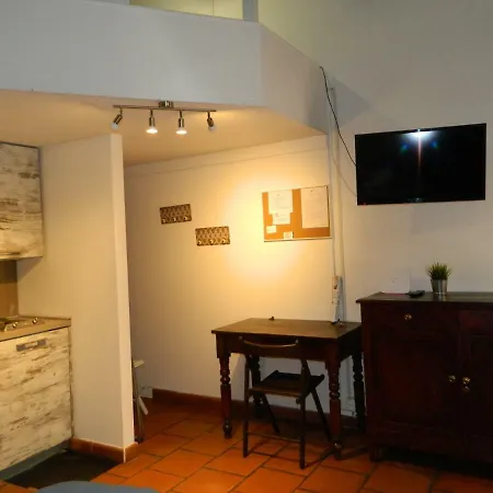 Apartment La Pomposa Del Vicolo